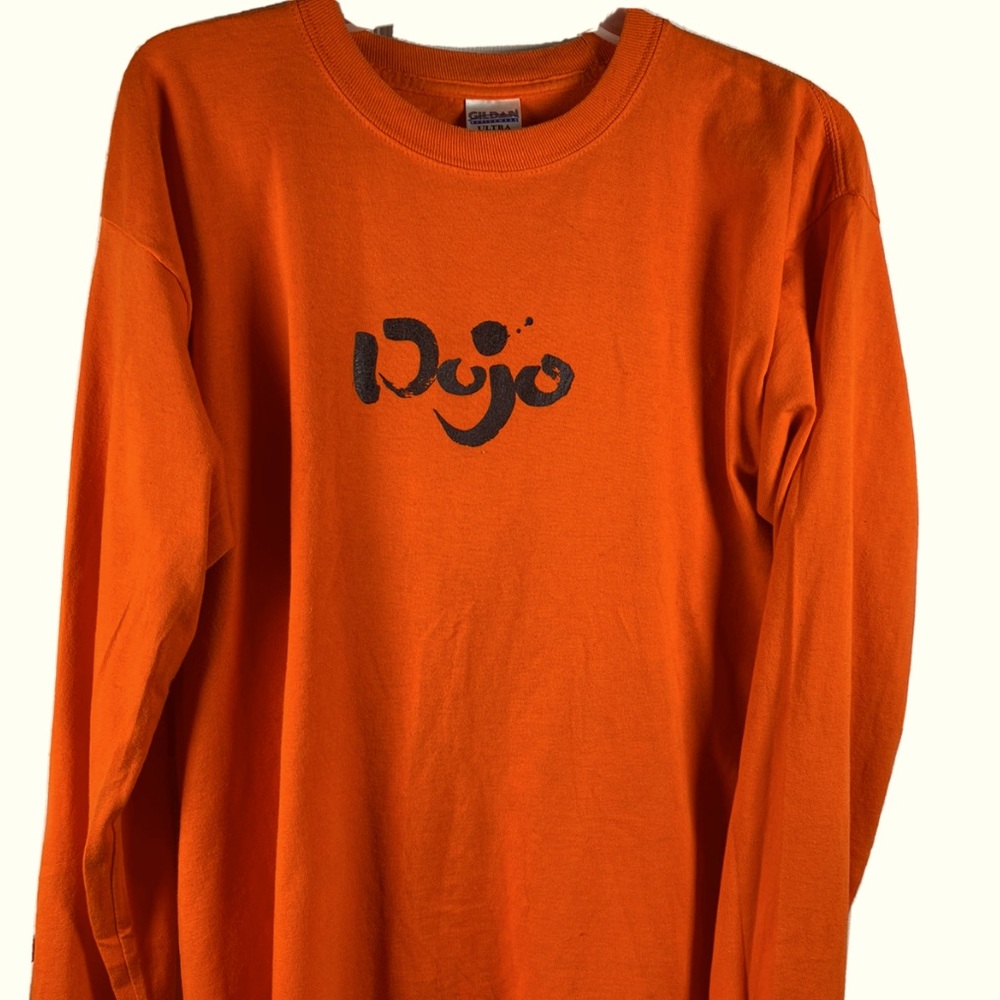 Dojo restaurant long sleeve. Top Soho Retro. In the know!